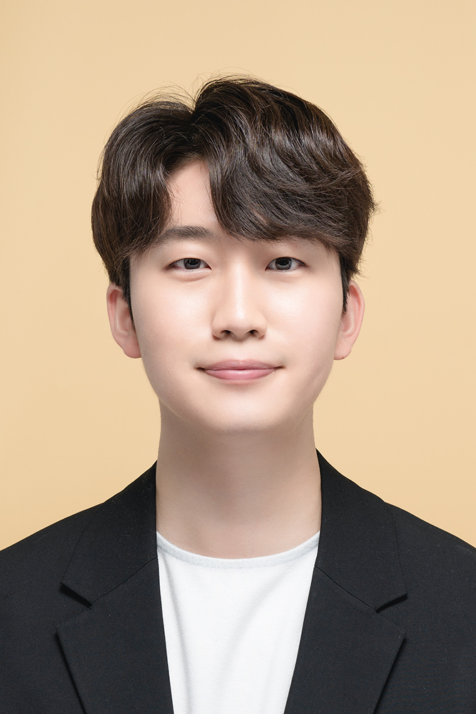 STUDIO24Kプロフィール写真